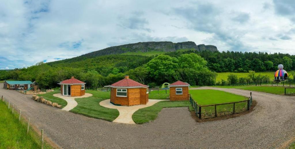 Waterfall Caves Limavady Bagian luar foto