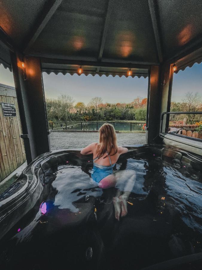 Waterfall Caves Limavady Bagian luar foto